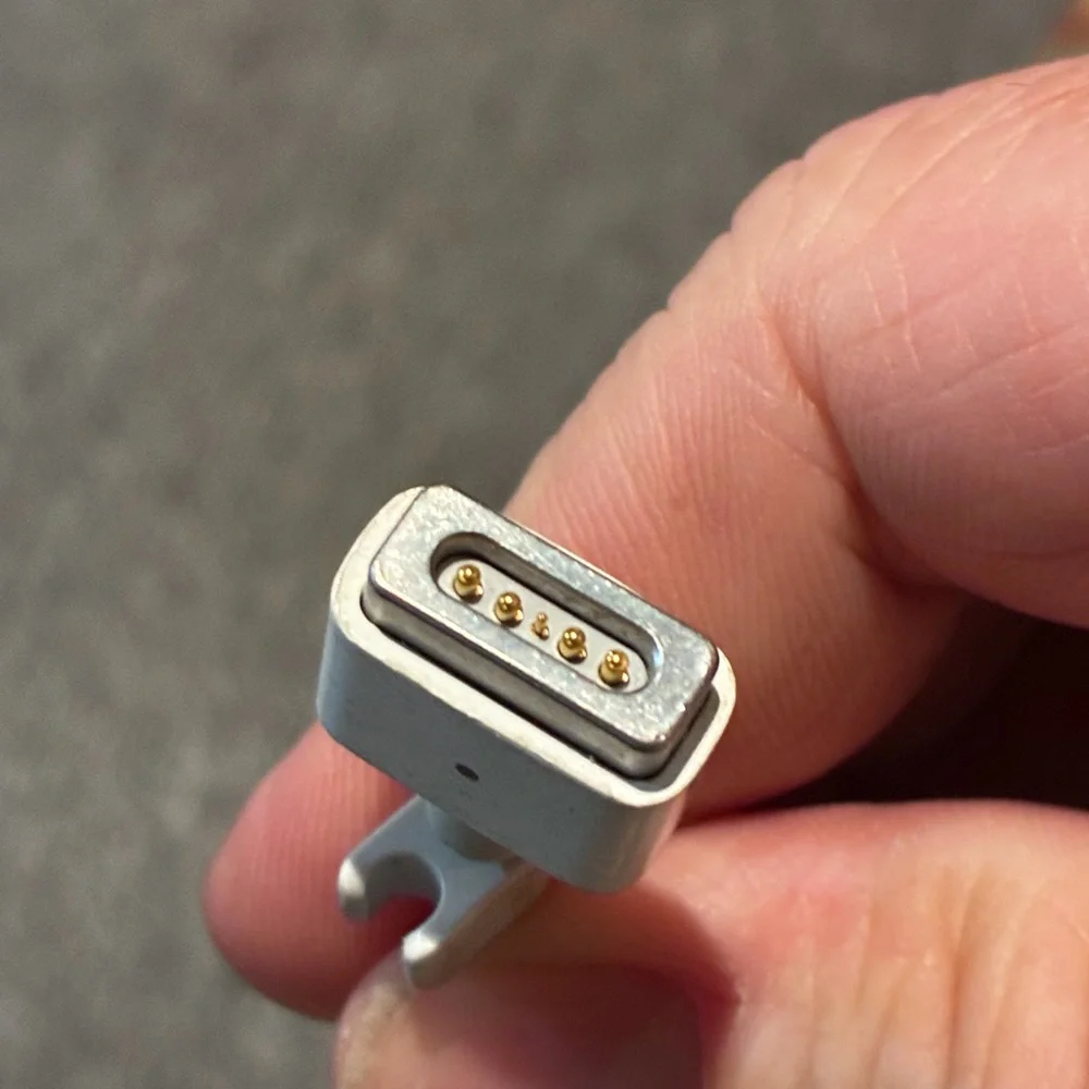 GENUINE OEM Apple A1184 60w Magsafe AC Power Adapter